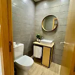 Square House * 丰沙尔