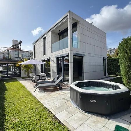 Square House Villa *