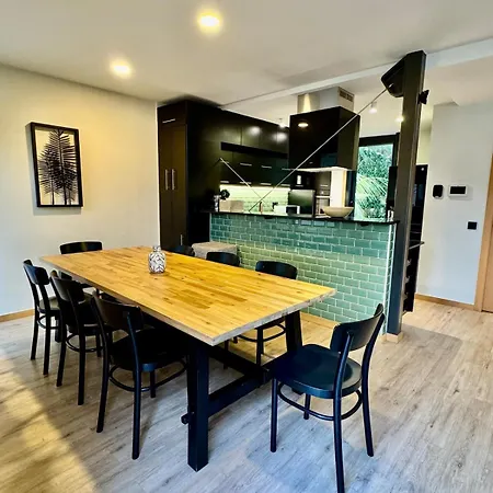 Villa Square House *