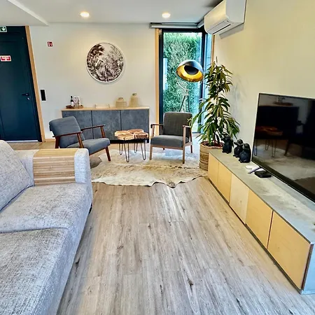 Βίλα Square House *