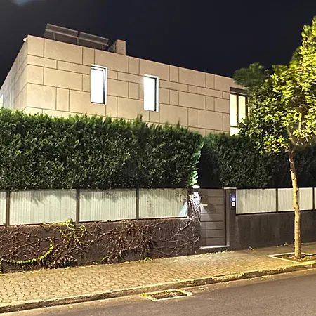 Square House Villa