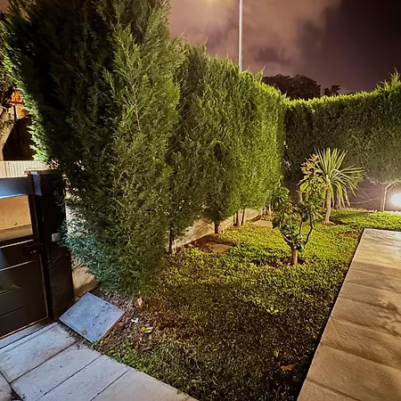Βίλα Square House
