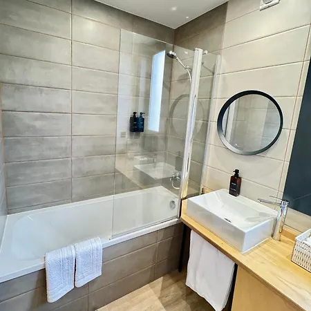 Square House וילה