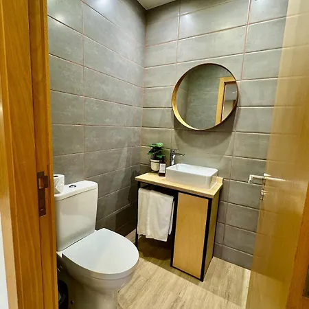 Square House * 丰沙尔