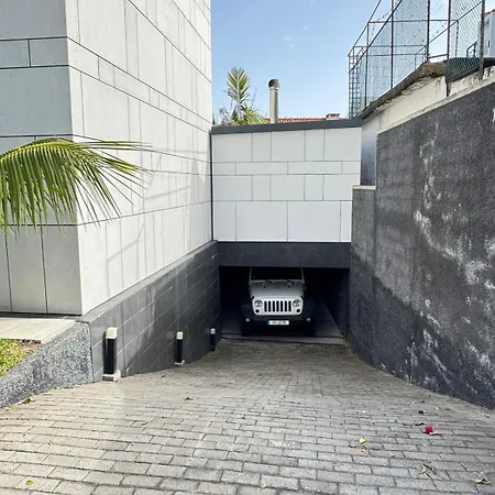 Square House Вилла *