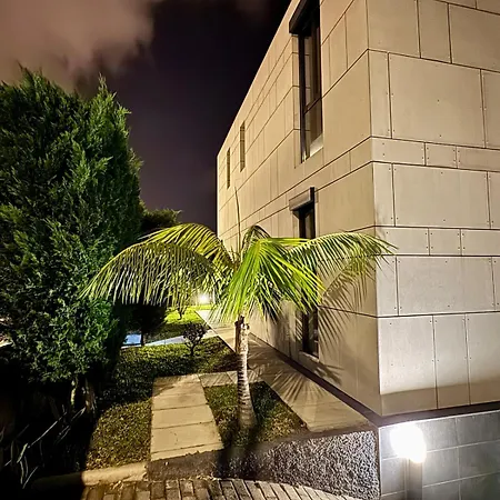 Square House Βίλα Φουνκάλ