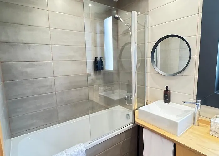 Square House * 丰沙尔